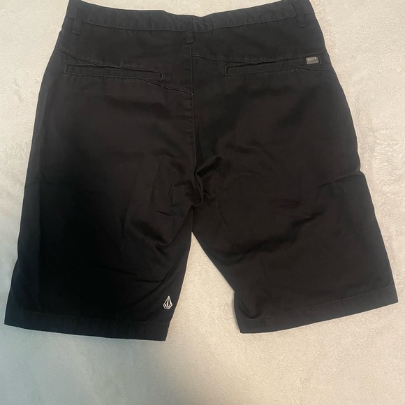 Mens Volcom shorts - Picture 3 of 3